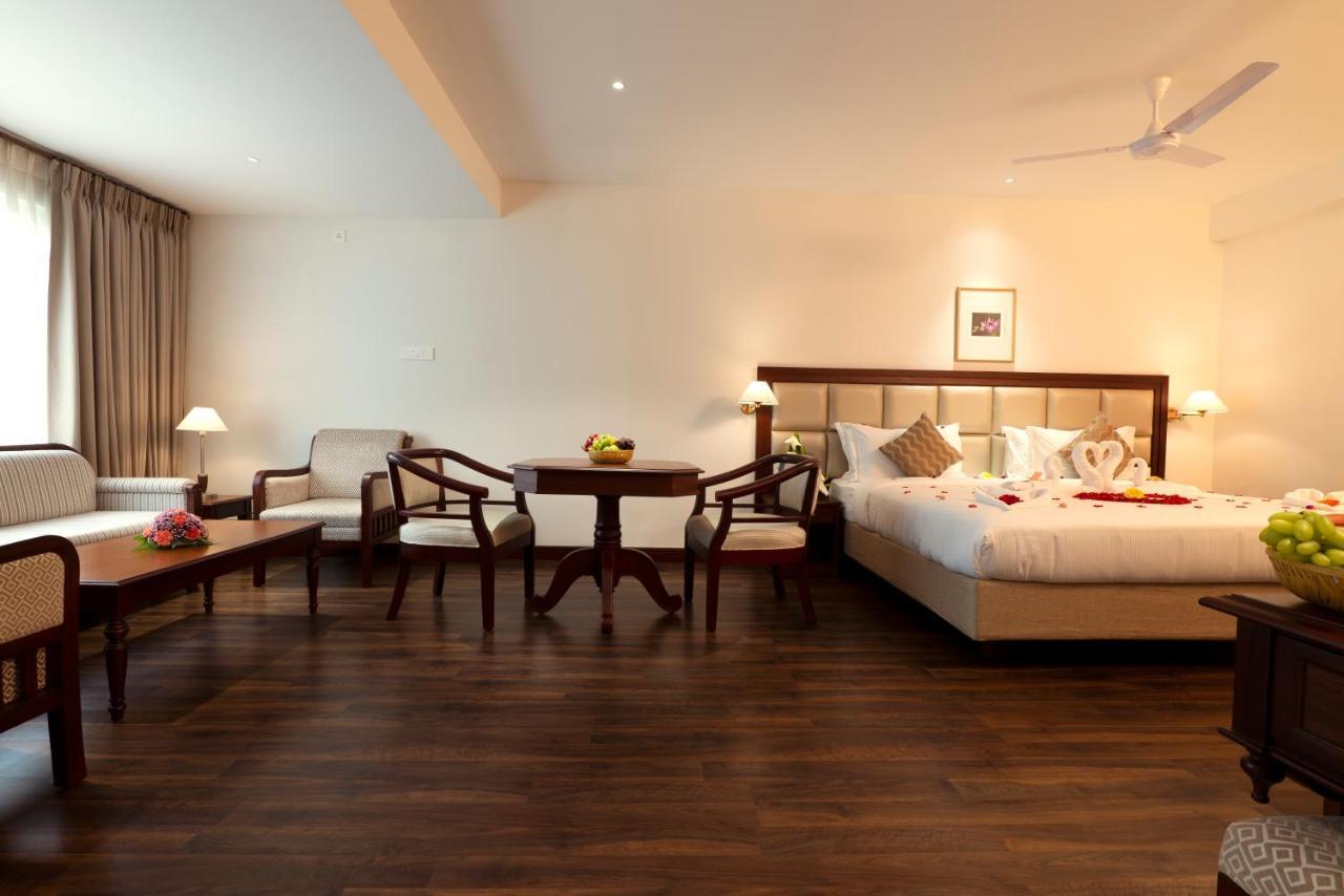 Hotel Issacs Residency Munnar Zewnętrze zdjęcie