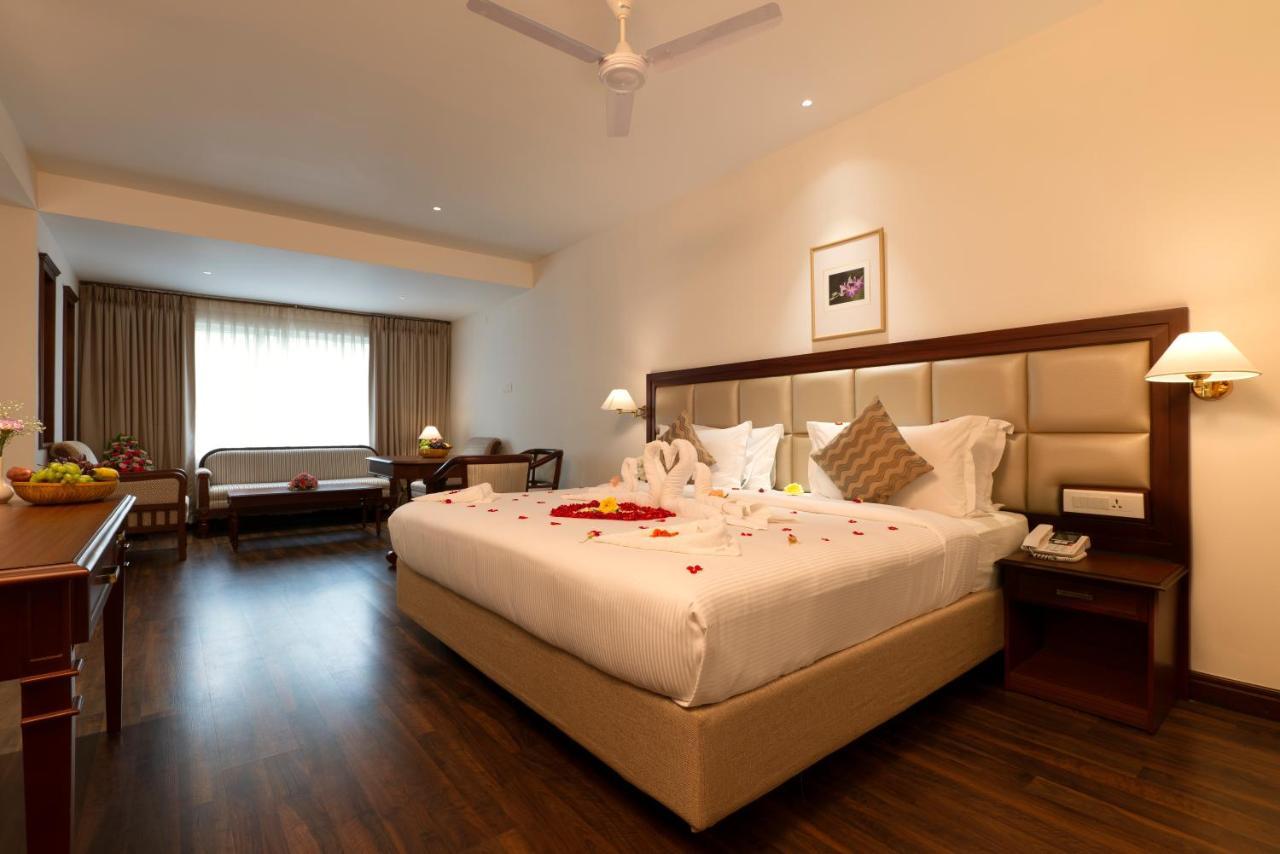 Hotel Issacs Residency Munnar Zewnętrze zdjęcie