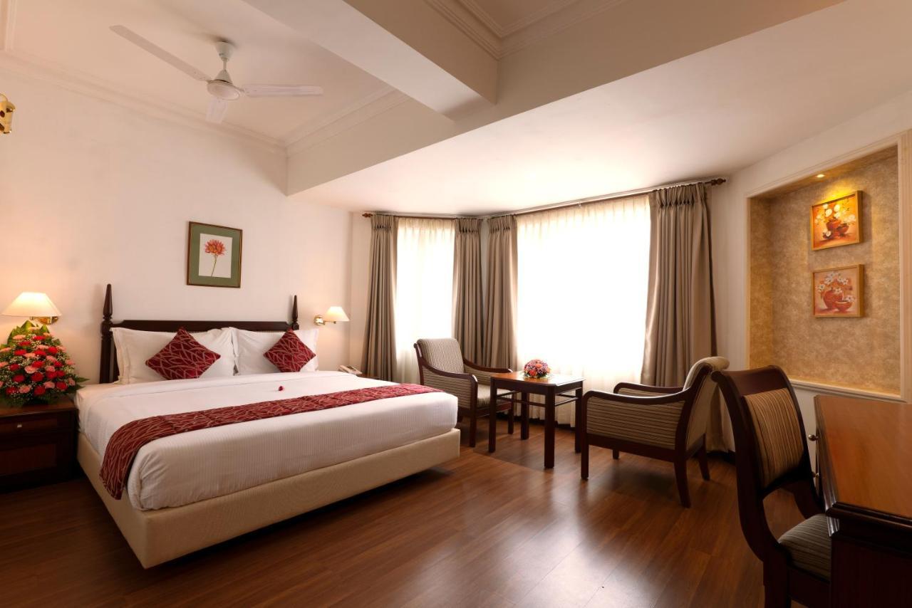 Hotel Issacs Residency Munnar Zewnętrze zdjęcie