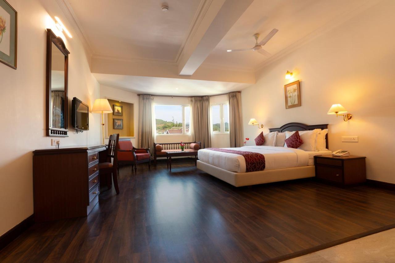 Hotel Issacs Residency Munnar Zewnętrze zdjęcie