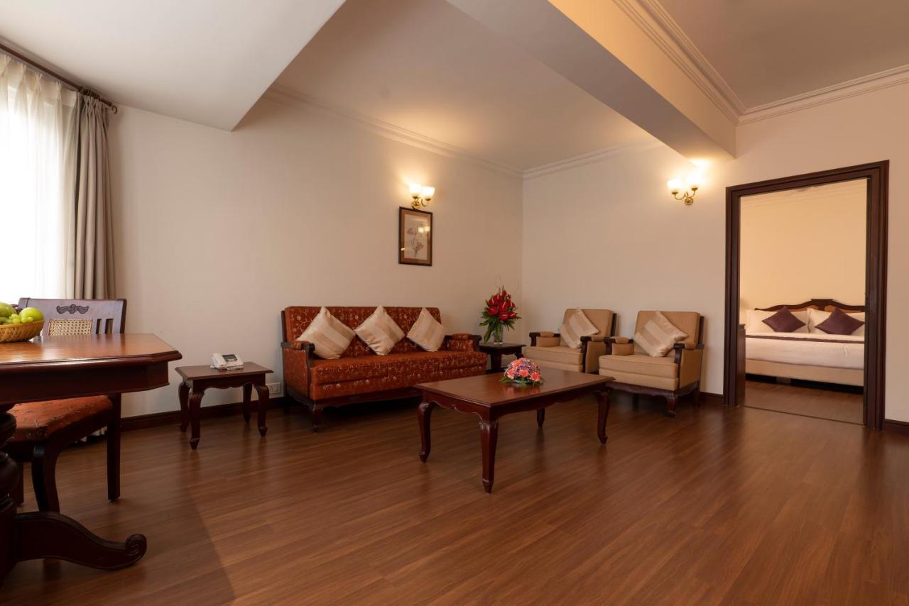 Hotel Issacs Residency Munnar Zewnętrze zdjęcie