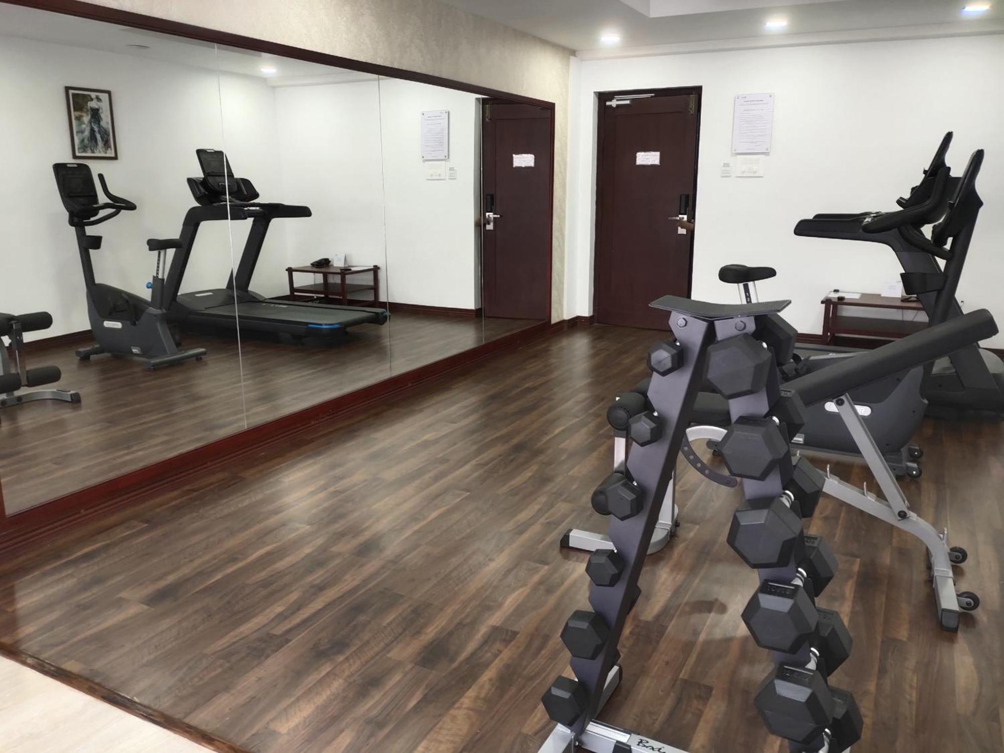 Hotel Issacs Residency Munnar Zewnętrze zdjęcie