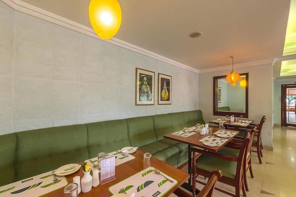Hotel Issacs Residency Munnar Zewnętrze zdjęcie