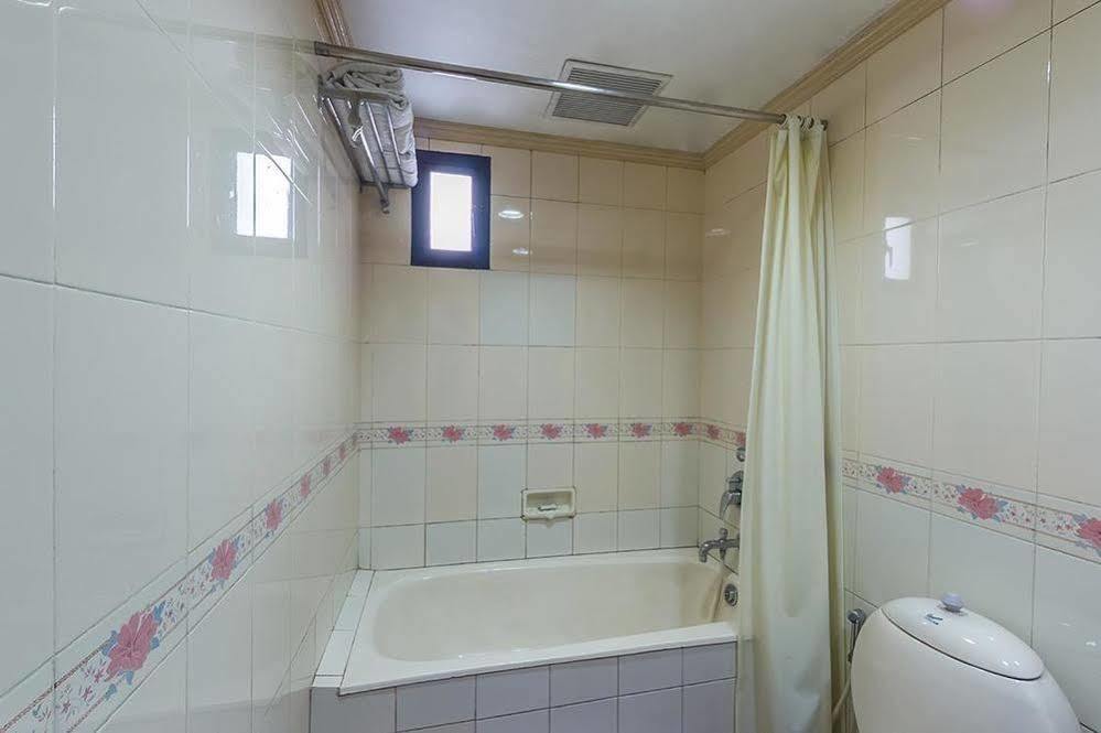 Hotel Issacs Residency Munnar Zewnętrze zdjęcie