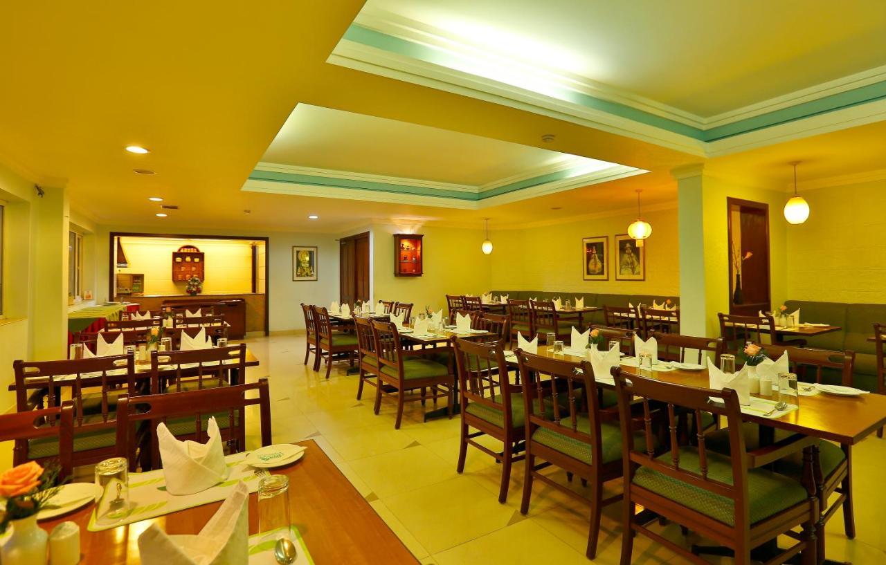 Hotel Issacs Residency Munnar Zewnętrze zdjęcie