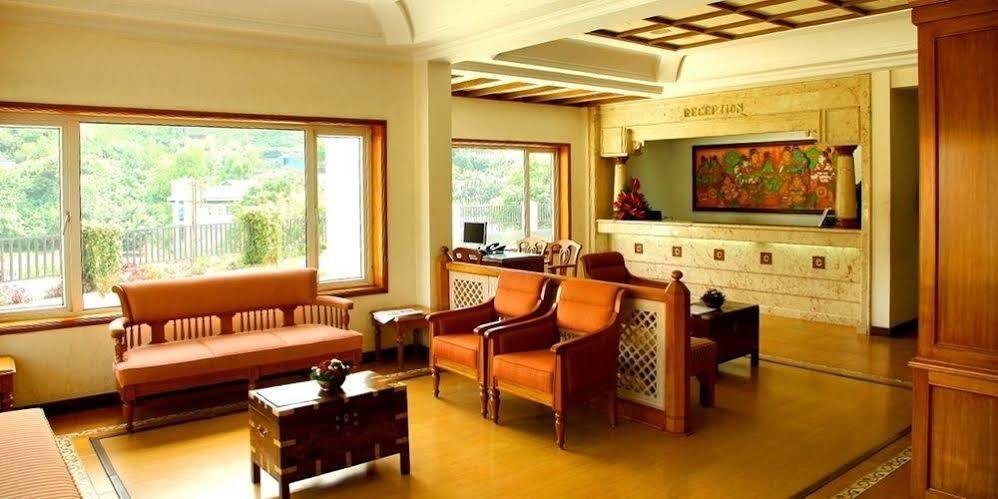 Hotel Issacs Residency Munnar Zewnętrze zdjęcie